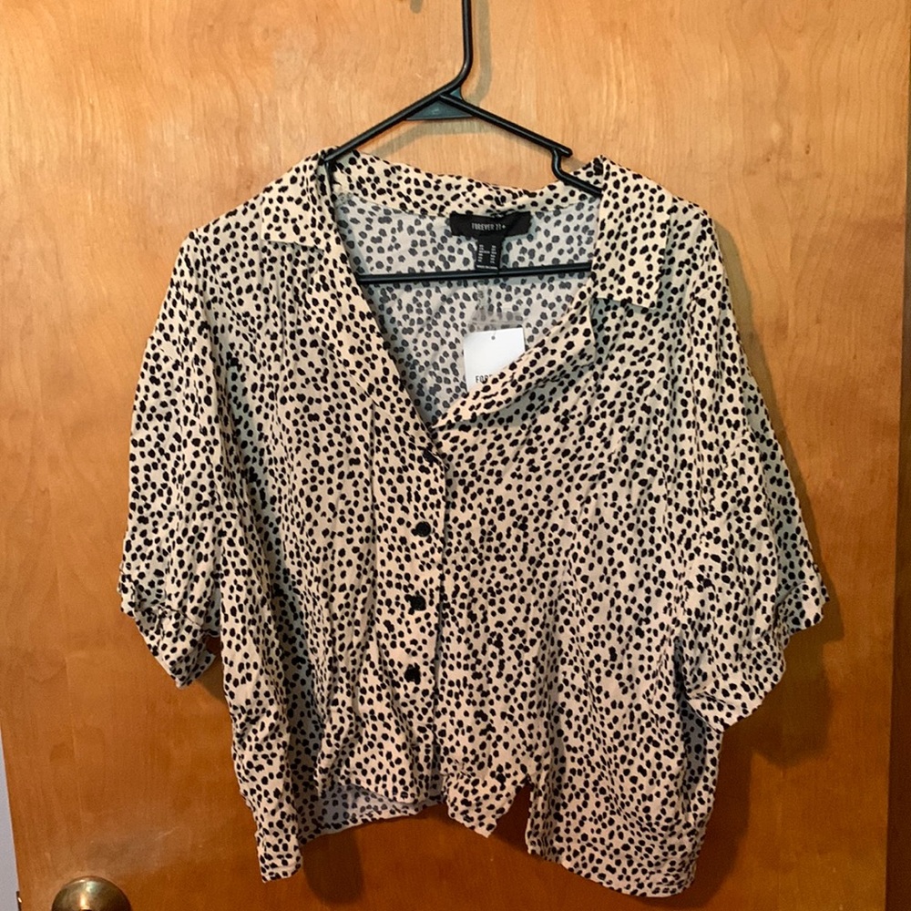 Forever 21 Cropped Button Up Blouse Cream/black 3X